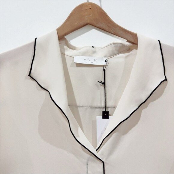 NWT ASTR Contrast Trim Long Sleeve Sheer Blouse Top Ivory Business Casual - Picture 4 of 5